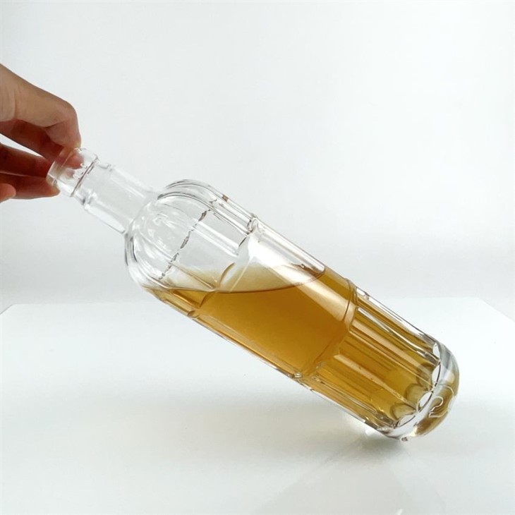 750ml 680g Round Tall Whisky Vodka Tequila Glass Bottles