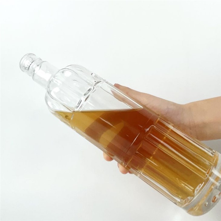 750ml 680g Round Tall Whisky Vodka Tequila Glass Bottles