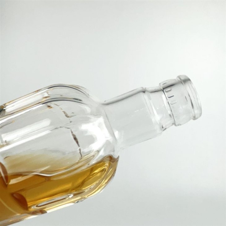 750ml 680g Round Tall Whisky Vodka Tequila Glass Bottles