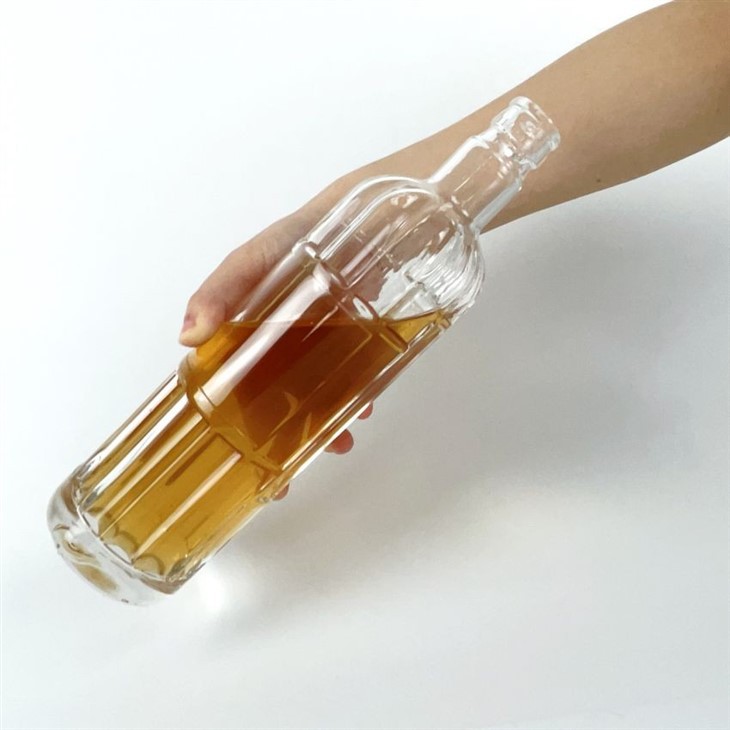 750ml 680g Round Tall Whisky Vodka Tequila Glass Bottles